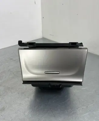 Jeep Grand Cherokee Glove box 03424460 X90006206DL
