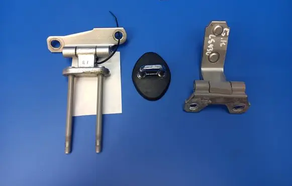 Rear door hinge set