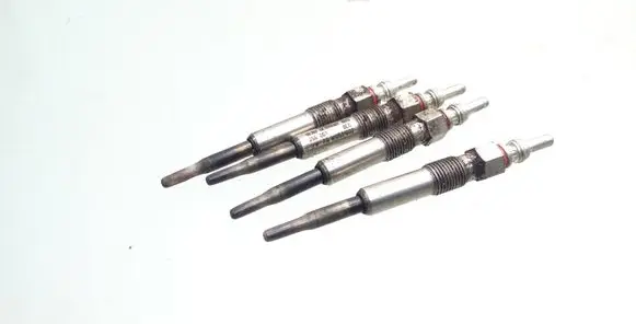 Volkswagen PASSAT B6 Glow plug N10591602
