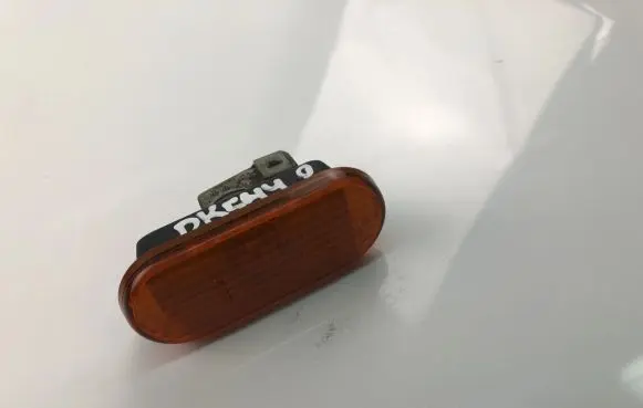 Volkswagen PASSAT B4 Front fender indicator light 3A0949117A