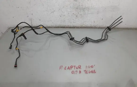 Renault Captur Fuel line pipe 223201670R