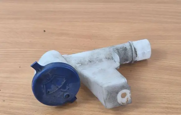 Peugeot 308 Window washer liquid tank fill tube 9800715580