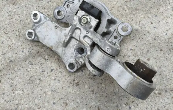 Ford Edge II Gearbox mount DP537M121AC