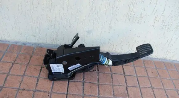 Ford S-MAX Clutch pedal 8G9N