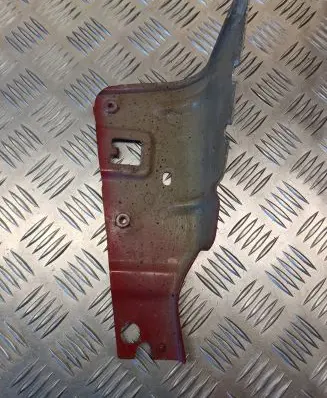 Fender mounting bracket