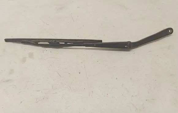 Nissan Terrano Rear wiper blade arm 4244