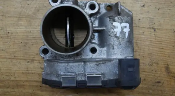 Nissan Qashqai Throttle valve 8200300810E
