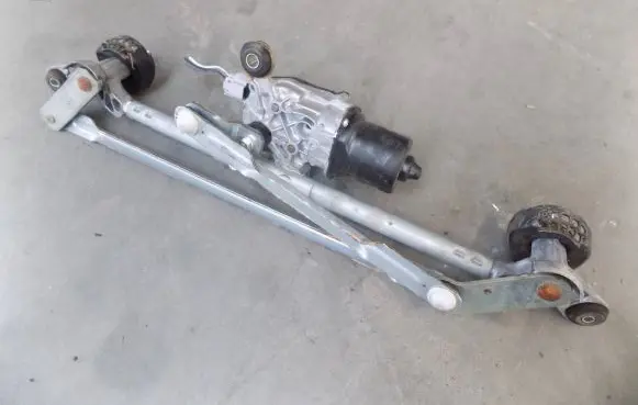 Renault Kadjar Front wiper linkage and motor