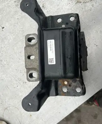 Volkswagen Golf VII Engine mount bracket 5Q0199555BG
