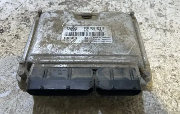 Volkswagen Golf IV Engine control unit/module 038906012M 28SA4240 0281001979