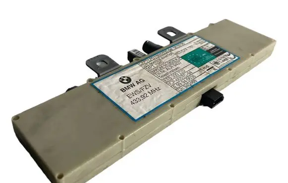 BMW 5 E39 Antenna control unit 8368879 65258368879