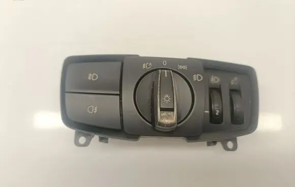 BMW 2 F46 Light switch 9865814