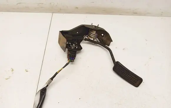 Toyota Corolla Verso AR10 Accelerator throttle pedal 7811135030