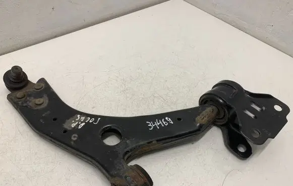 Ford Focus Front lower control arm/wishbone F1F13A423AAA 1648521