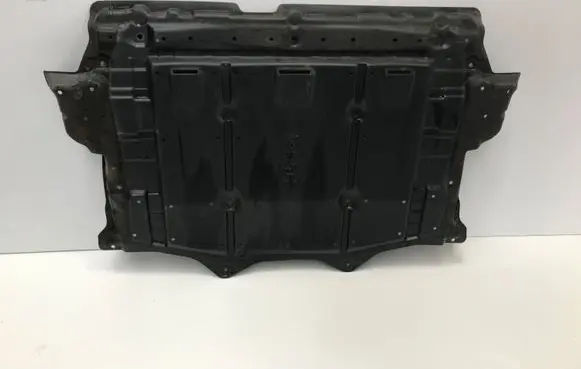 Rear underbody cover/under tray