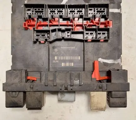 Volkswagen PASSAT B6 Comfort/convenience module 28022871 3C0937049D H37S1002