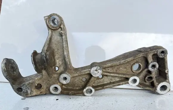 Skoda Octavia Mk2 (1Z) Engine mounting bracket 1K0199295F