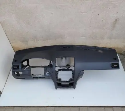 Mercedes-Benz C W204 Dashboard A2046803787