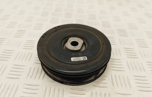Opel Vivaro Crankshaft pulley 8200767762