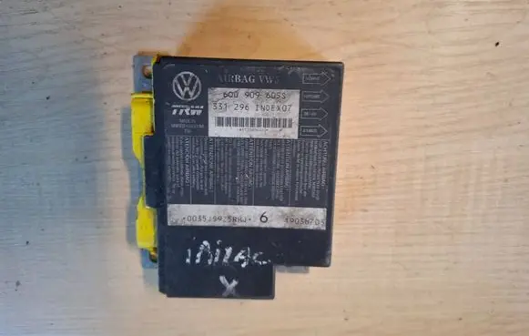 Volkswagen Polo IV 9N3 Airbag control unit/module 6Q0909605S