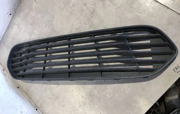 Ford Transit Courier Front bumper lower grill JT7617B968AB