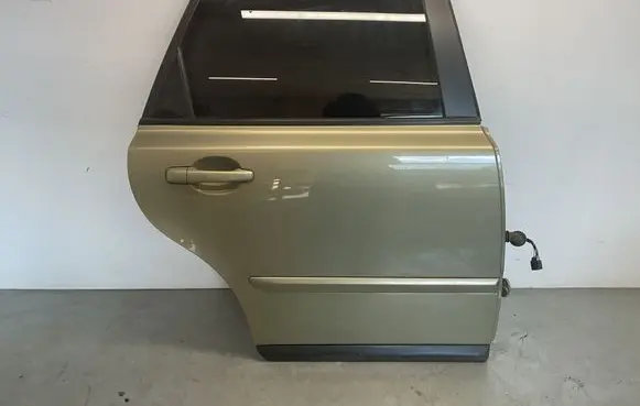 Volvo V50 Rear door