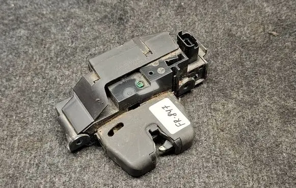 Citroen Berlingo Tailgate lock latch 9816195380
