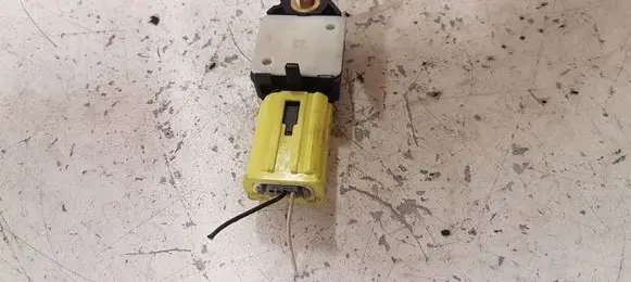Toyota Avensis T270 Airbag deployment crash/impact sensor 8983105030