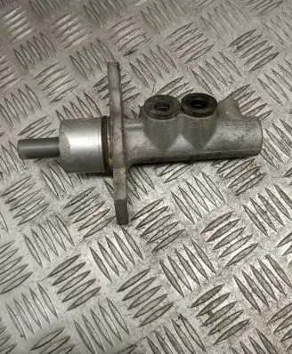Audi A4 S4 B5 8D Master brake cylinder 91973
