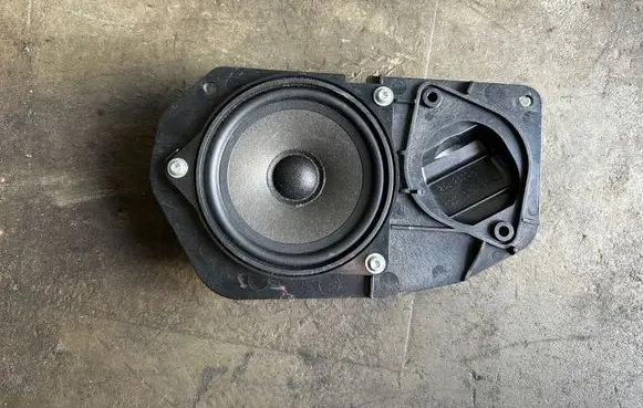 BMW 5 E60 E61 Parcel shelf speaker 9141495 18820010 900475430015