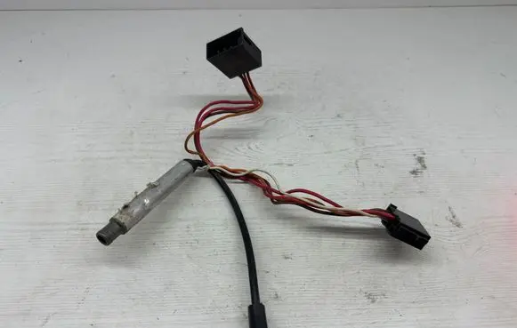 Volkswagen Transporter - Caravelle T4 Aerial antenna amplifier 7607001079