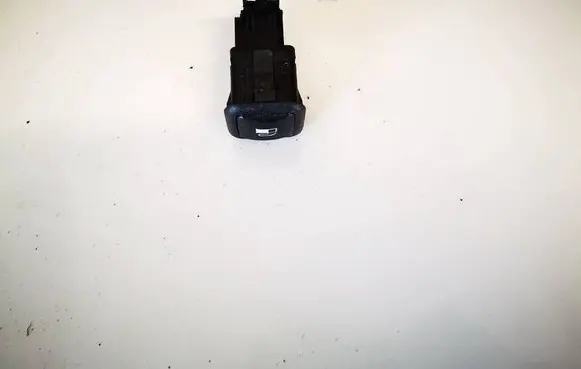 Volkswagen Golf IV Fuel tank opening switch 3b0959833a