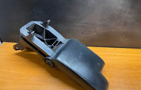 BMW 3 E46 Armrest 51168213678