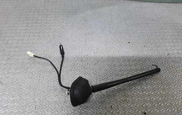 Mitsubishi Lancer VIII Radio antenna 
