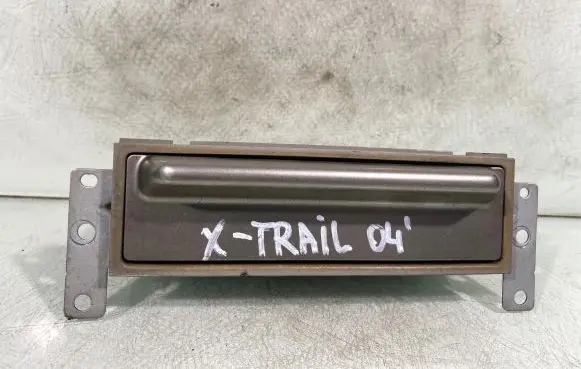 Nissan X-Trail T30 Dashboard storage box/compartment 68475wl000