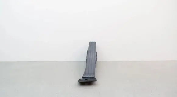 BMW 1 F40 Accelerator throttle pedal 6889823