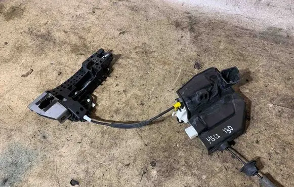 Audi A8 S8 D4 4H Rear door lock 