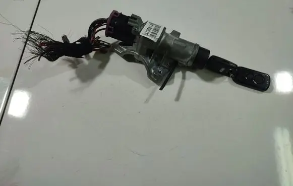 Audi A4 S4 B5 8D Ignition lock 4d0905851E
