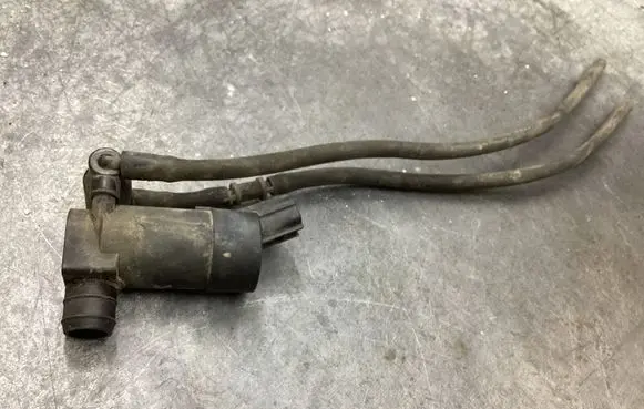 Volvo XC70 Headlight washer pump 