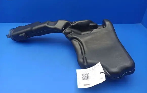 Mercedes-Benz C W204 Windshield washer fluid reservoir/tank A2048600260 A2048690020
