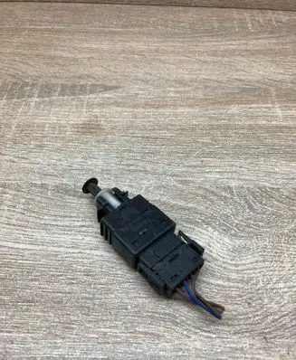 BMW 5 E34 Brake pedal sensor switch 1382385 WithPlug