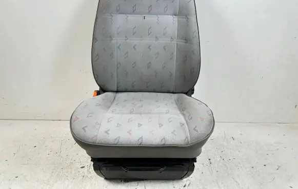 Volkswagen Transporter - Caravelle T4 Front driver seat 