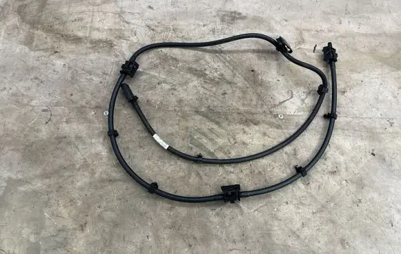 Windshield washer spray nozzle