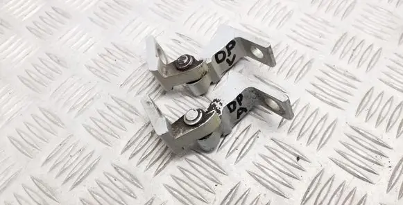 Skoda Rapid (NH) Front door hinge set 8K0831402A 8K0831402D