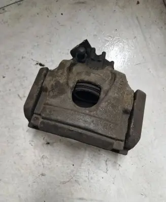 Peugeot 508 Front brake caliper
