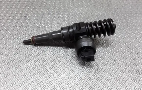 Skoda Octavia Mk2 (1Z) Fuel injector 038130073AG