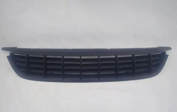 Ford Focus Front bumper upper radiator grill