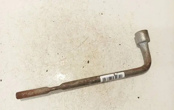 Honda FR-V Wheel nut wrench 