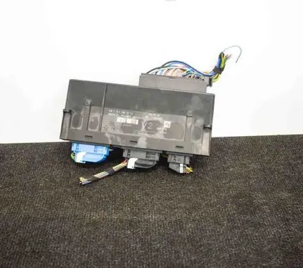 BMW 5 F10 F11 Central body control module 10681810 768191011
