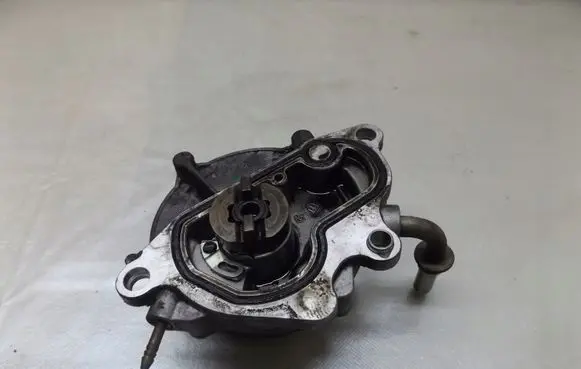 Renault Espace - Grand espace IV Vacuum pump 8973079821